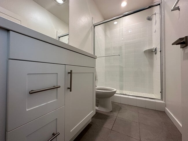 Building Photo - 4 Bedroom home for leasing in Irvine