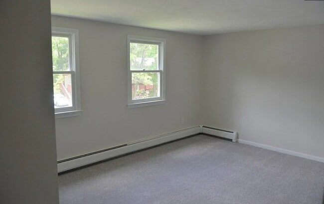 Building Photo - Ideally located 3 bedroom home in Westford...