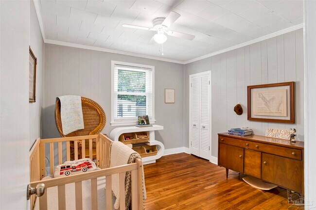 Building Photo - 1306 E Hernandez St