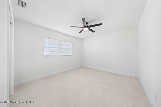 Building Photo - 154 Crescent Beach Dr