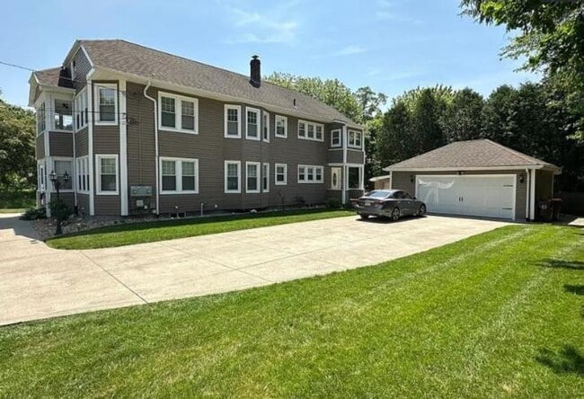 Primary Photo - 38 Ley St