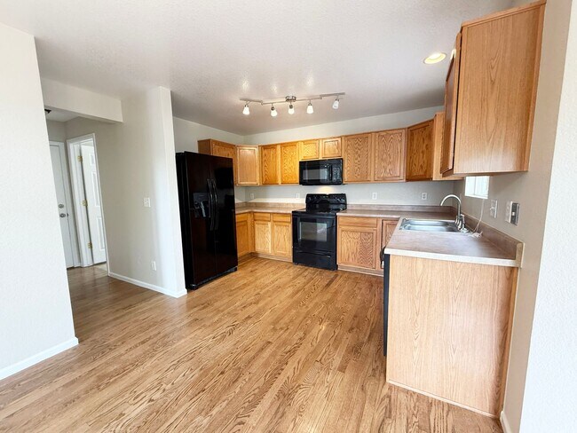 Building Photo - Updated, Clean and Spacious 2-Story with 3...