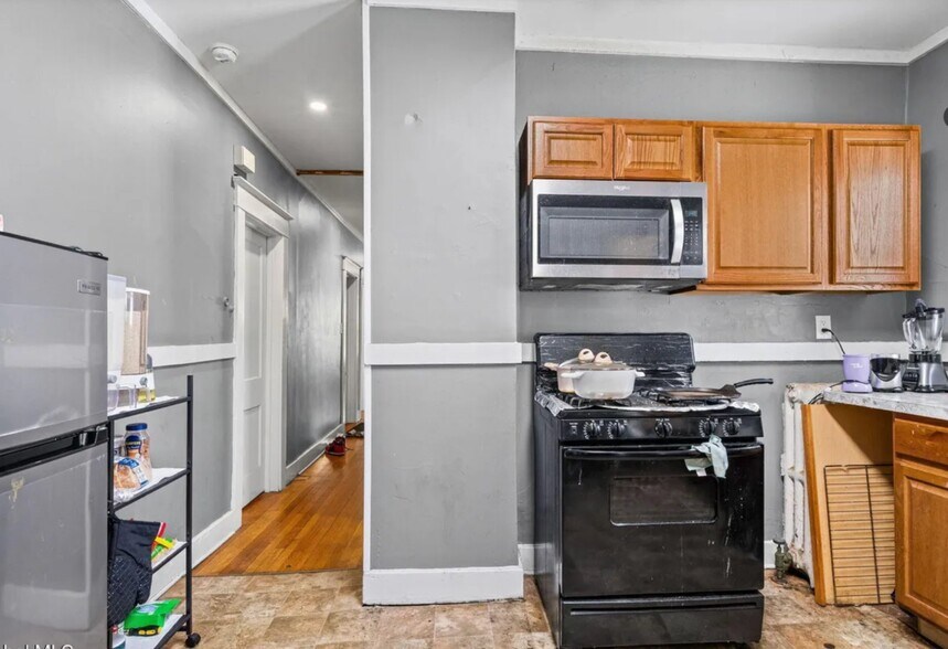 Building Photo - 569 Washington Ave