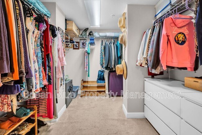 Building Photo - 223 Island Way