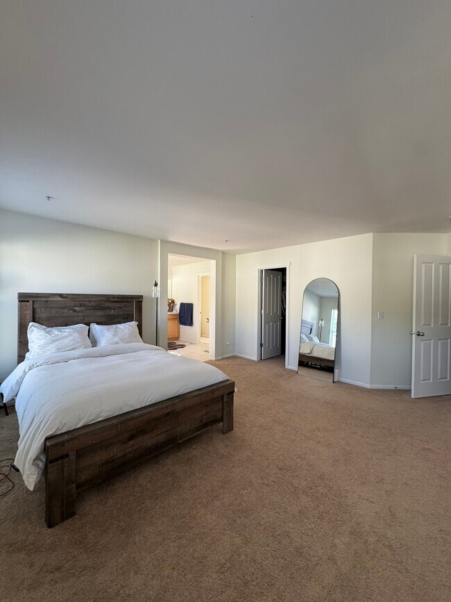 Building Photo - 21915 46th Pl S