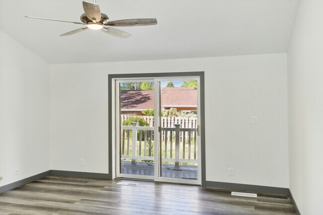 Building Photo - 1131 N 10th St