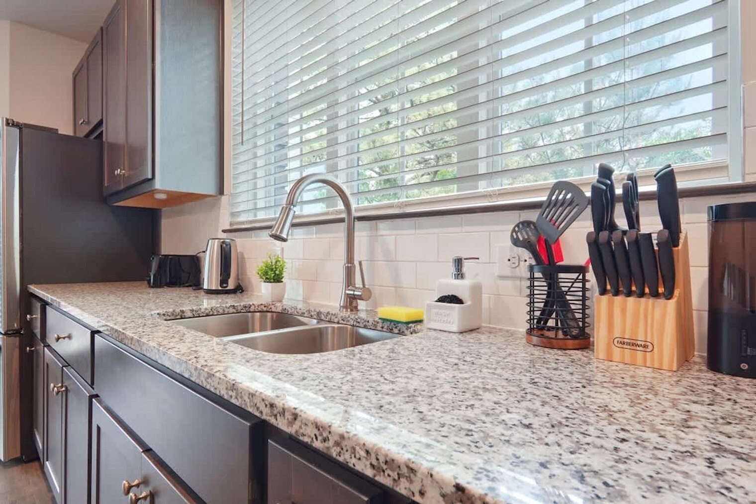 Building Photo - 1540 Dunn Rd