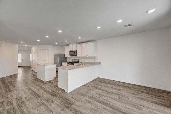 Building Photo - Upgraded 5 bedroom home in Cul-De-Sac!!