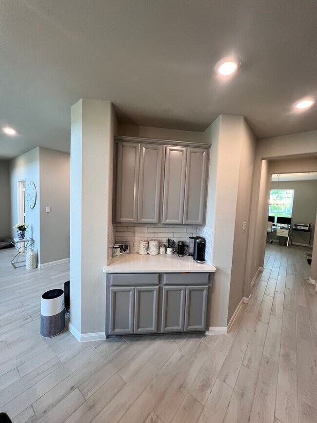 Building Photo - 21511 Pachino Ln