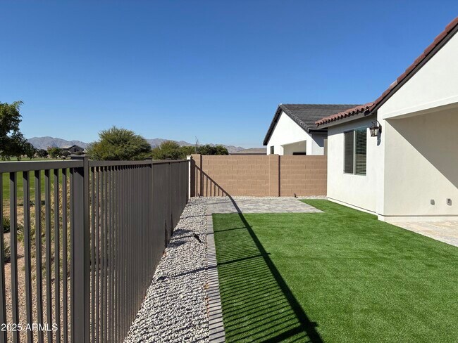 Building Photo - 10862 N Brownsville Ln