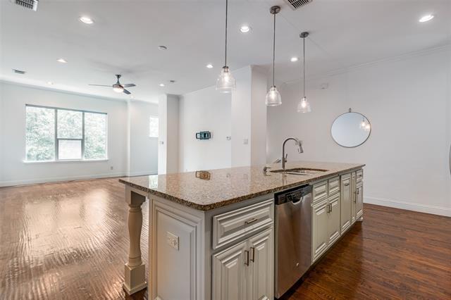 Building Photo - 3110 Pavonia Dr