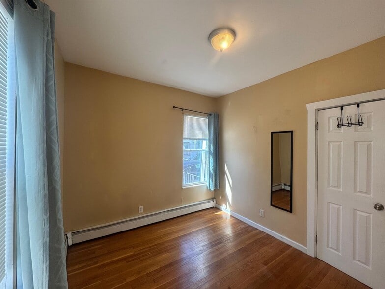 Building Photo - 71 Winchester St