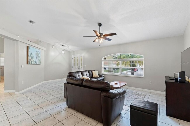 Building Photo - 61 Farmsworth Dr