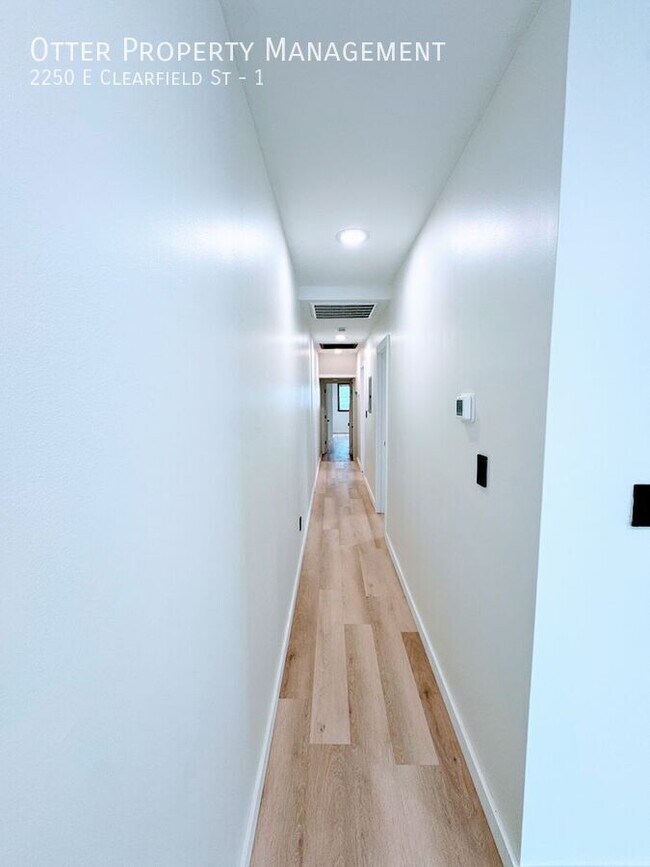 Building Photo - 2250 E Clearfield St