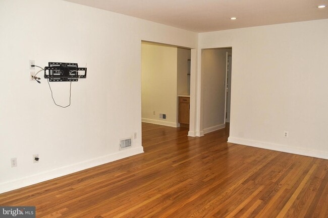 Building Photo - 304 Moncure Dr