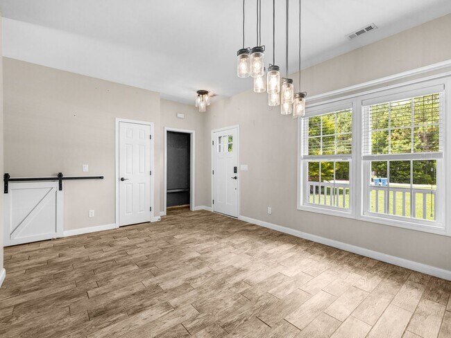 Building Photo - 156 Old Beechtree Ln