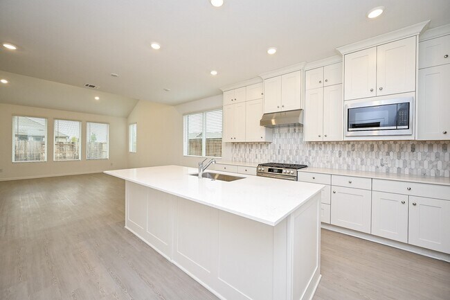 Building Photo - 6427 Seafoam Lake Dr