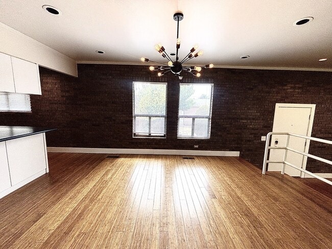 Building Photo - 1189 E Ridgedale Ln