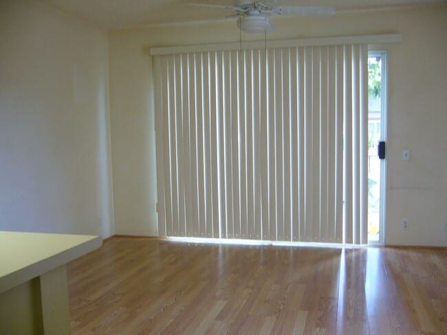 Building Photo - Palm Villas Townhouse (Ewa) Ground floor unit 1, bedroom, 1 bath with 1 parking Avail 11/24