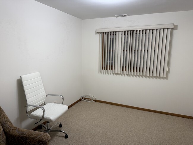 Building Photo - 2605 N 76th Ave