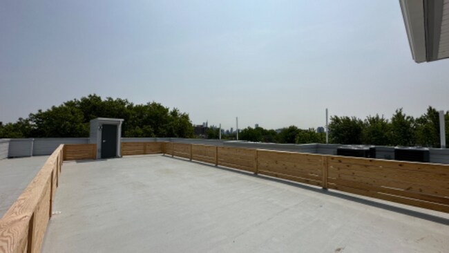 Building Photo - 890-892 N 42nd St