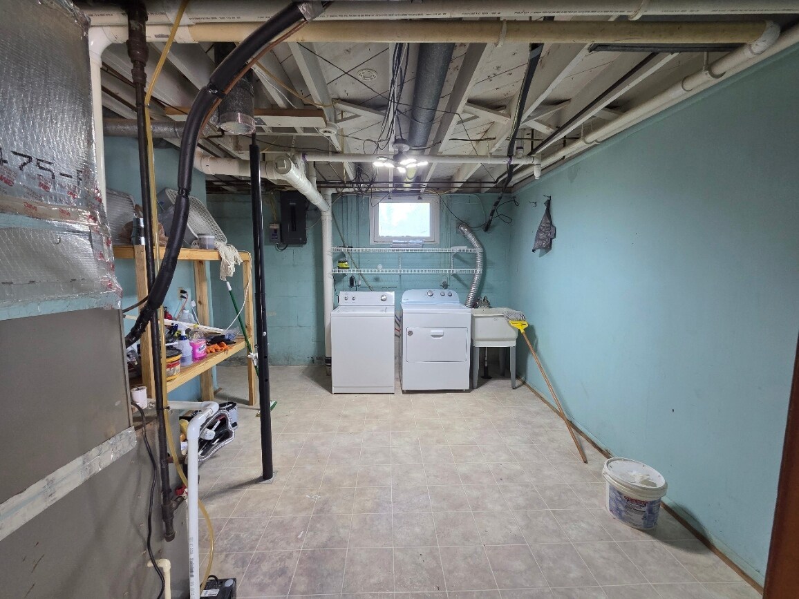 Building Photo - 521 Stonehaven Dr