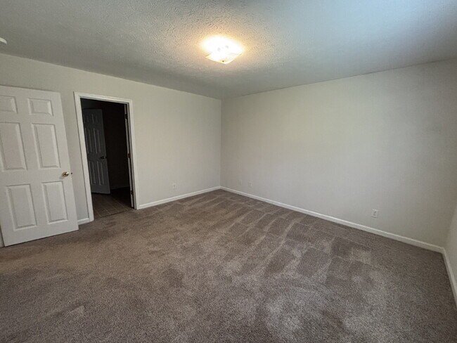 Building Photo - 3BD 2 BA HOME FOR RENT NEXT TO ALGOOD SCHOOLS