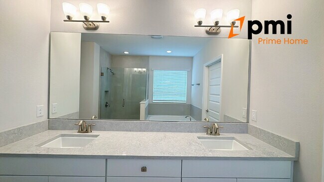 Building Photo - BRAND NEW BEAUTIFUL 5Bedroom/4Bath Single ...