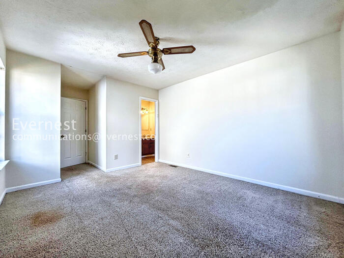 Building Photo - 1174 Ridgecrest Ln SE