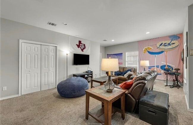 Building Photo - 410 Montclair Ave