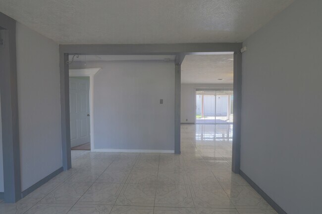 Building Photo - 3118 Flamborough Dr