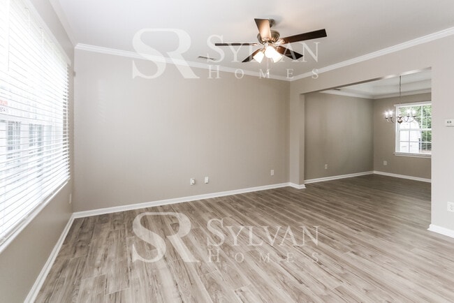 Building Photo - Carve Out a Great Life Here!