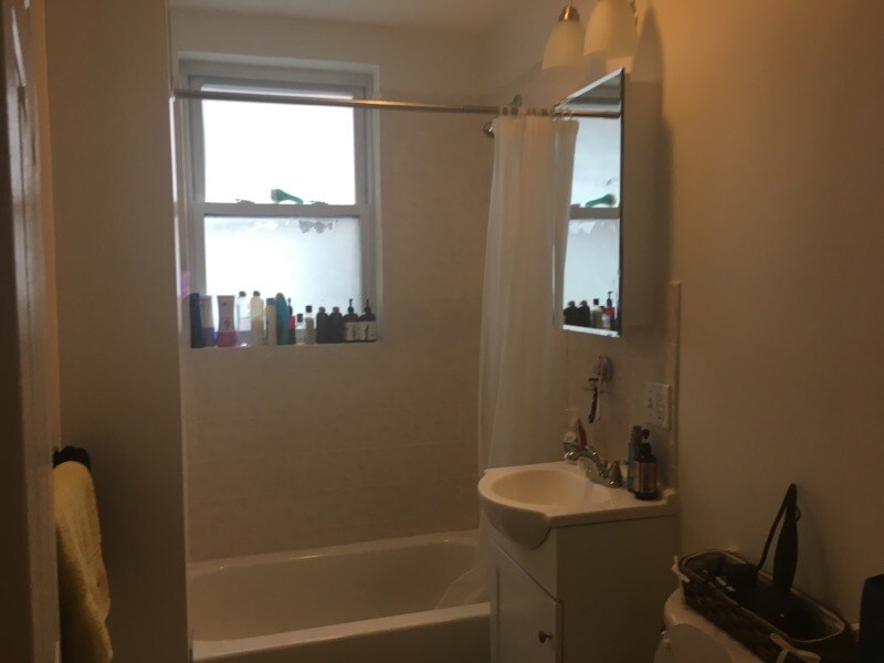 Building Photo - 220 Hanover St