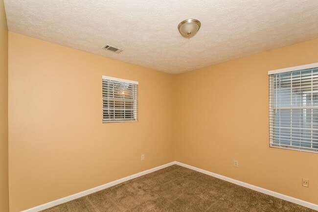 Building Photo - 1425 Riverline Trail