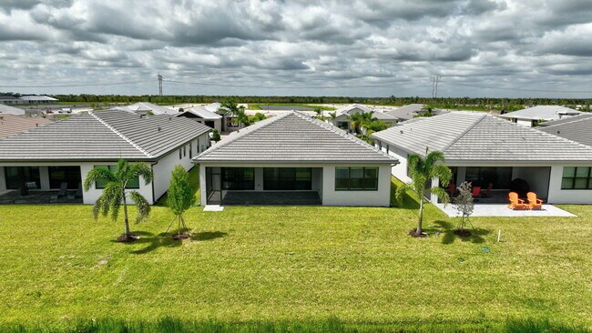 Building Photo - 12347 SW Compass Pt Dr