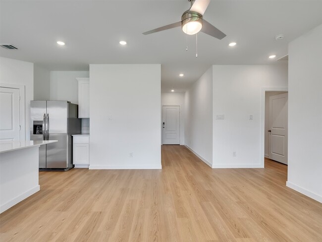 Building Photo - 9011 Serene Hvn Dr