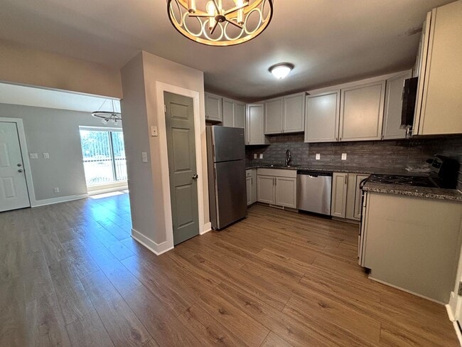 Building Photo - 575 Countrytown Dr