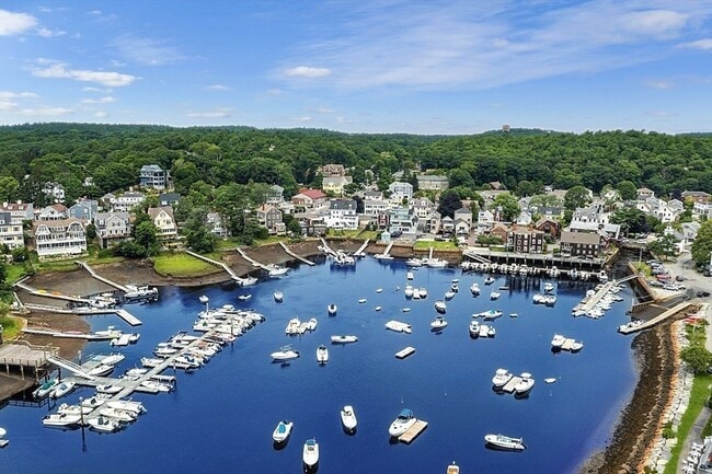 Building Photo - 1 School St