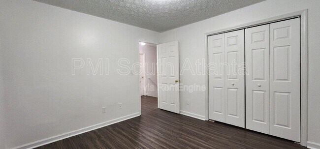 Building Photo - 588 Hunnicutt Rd SE
