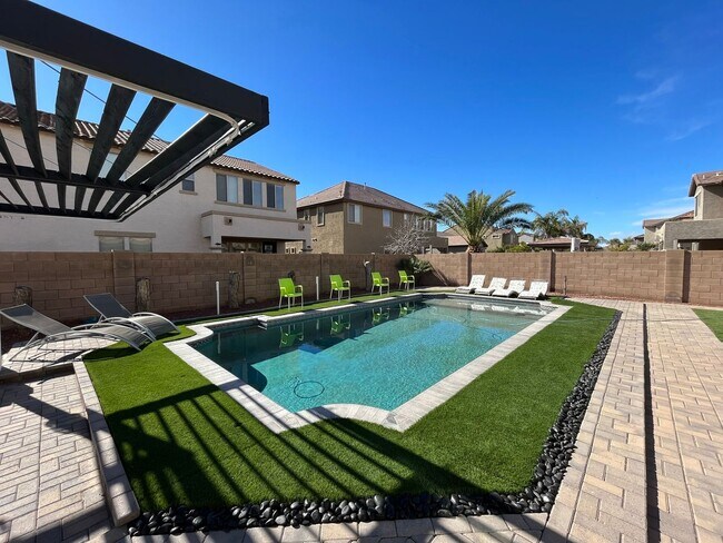 Building Photo - 5 Bedroom Home in the Montelena Neighborho...