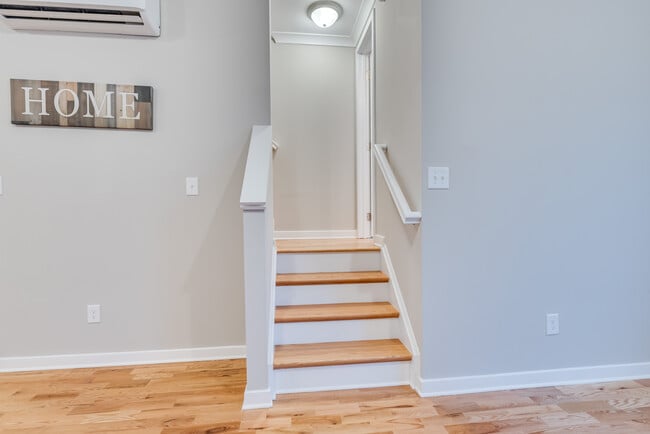 Building Photo - 53 Foal Ln