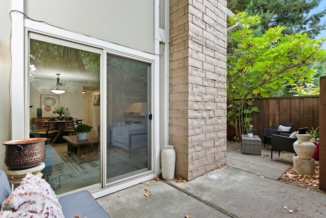 Building Photo - 1123 San Ramon Valley Blvd