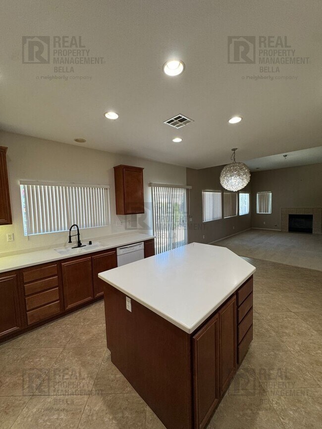 Building Photo - 756 Conlon Dr