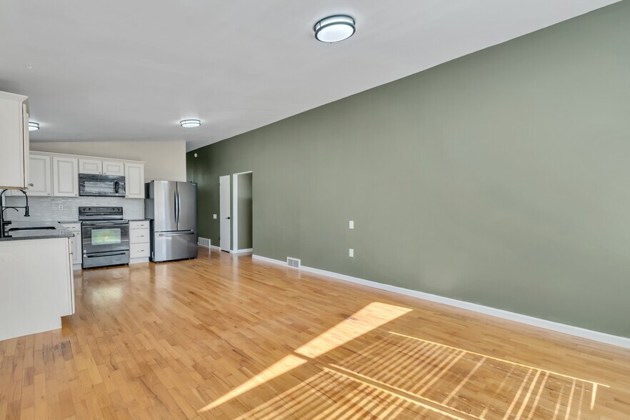 Building Photo - 625 108th Avenue Ct E