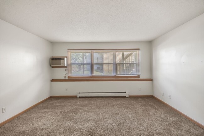 Interior Photo - Clover Creek