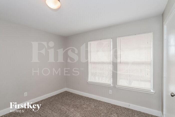 Building Photo - 19308 Stars Hollow Dr
