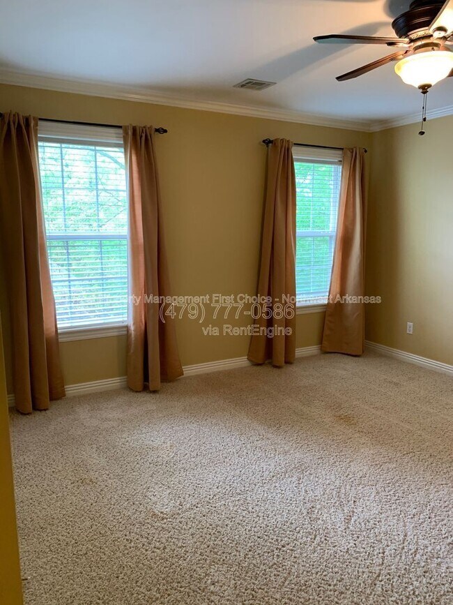 Building Photo - 300 Genesis Dr