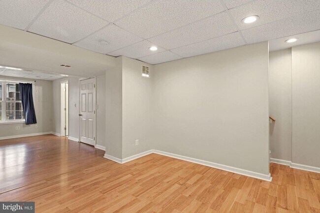 Building Photo - 321 Copperfield Ln