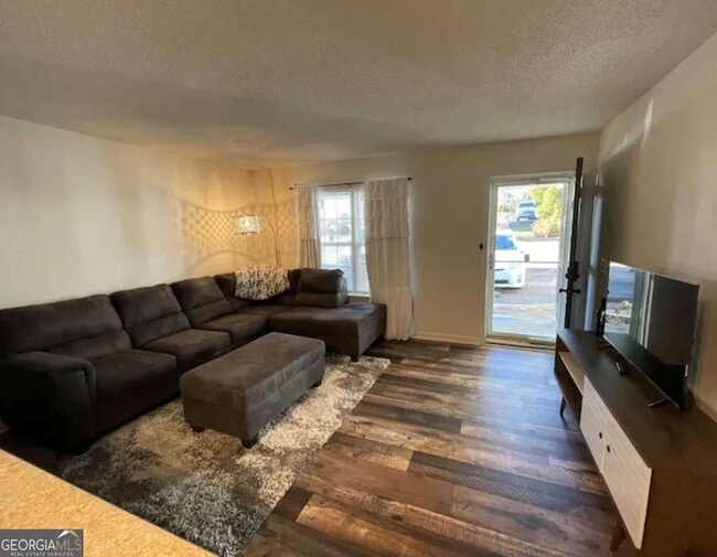 Building Photo - 683 Grant St