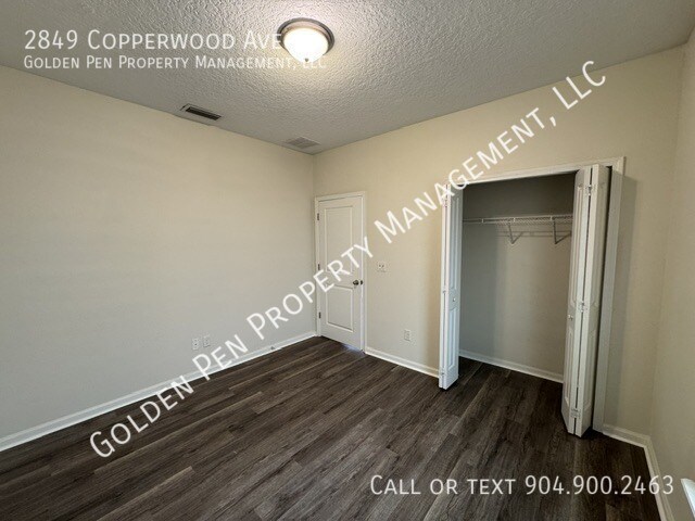 Building Photo - 2849 Copperwood Ave